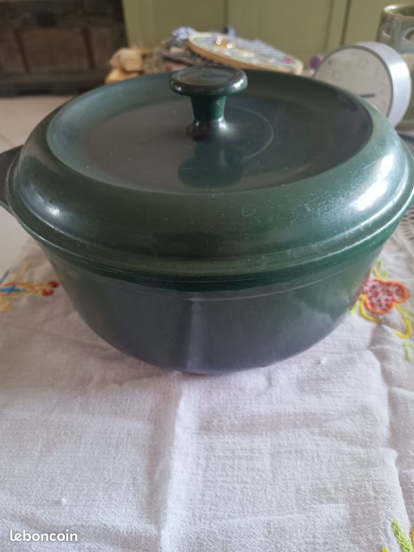Cocotte en fonte (image 1)