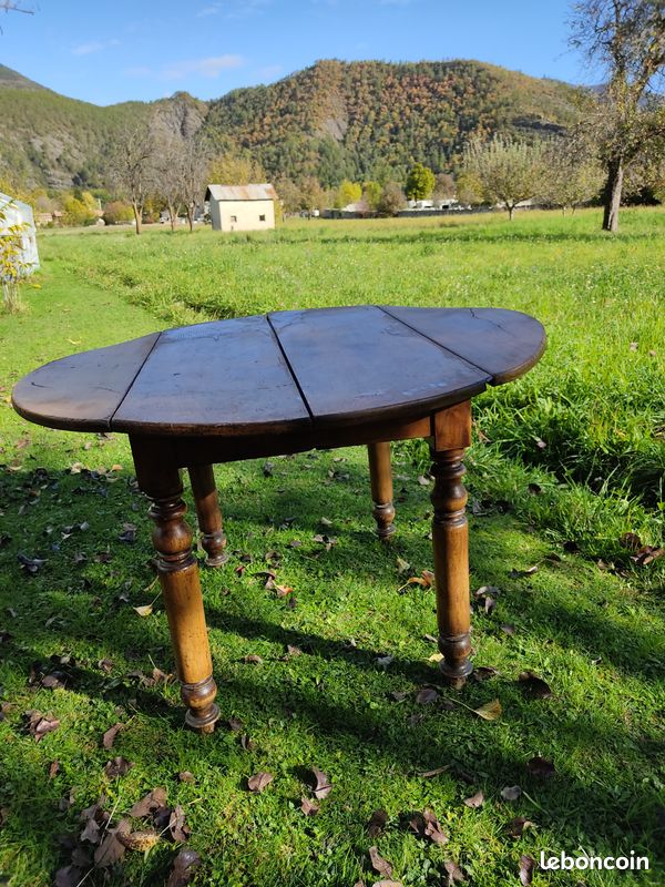 Table ronde (image 1)