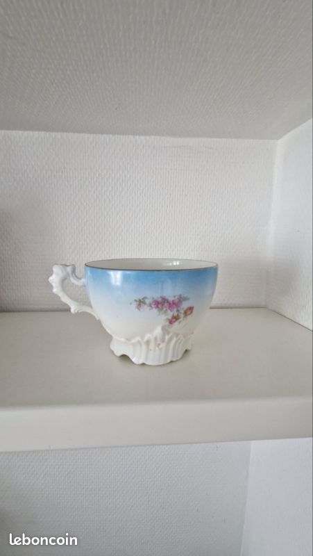 Tasse ancienne en porcelaine de Limoges (image 3)