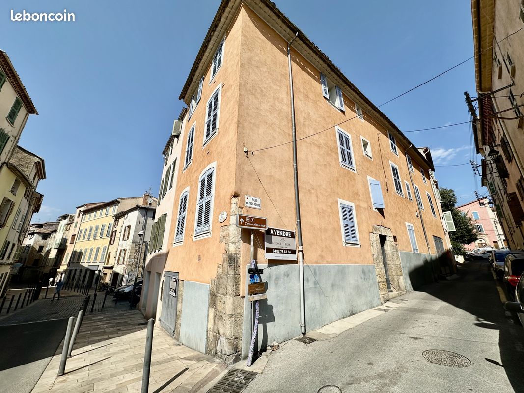 Immeuble 248 m² · à Draguignan · 248 m² · 500 000 €