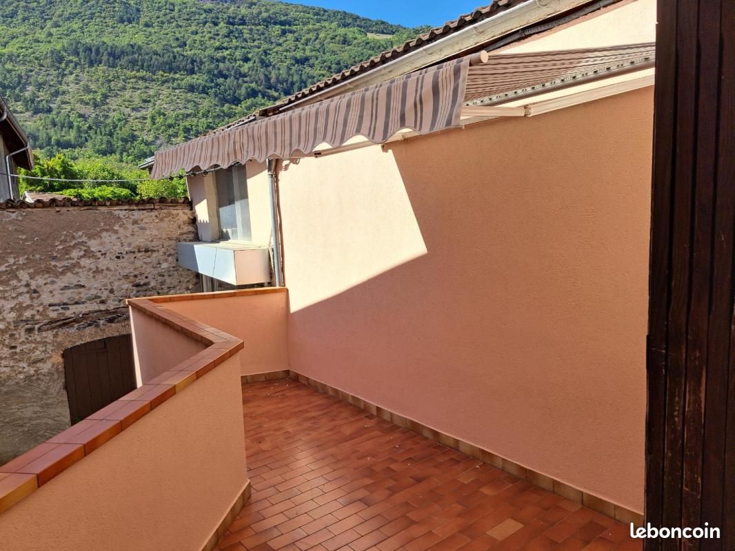 Appartement 4 pièces 93 m² · à Vif · 93 m² · 815 €/mois