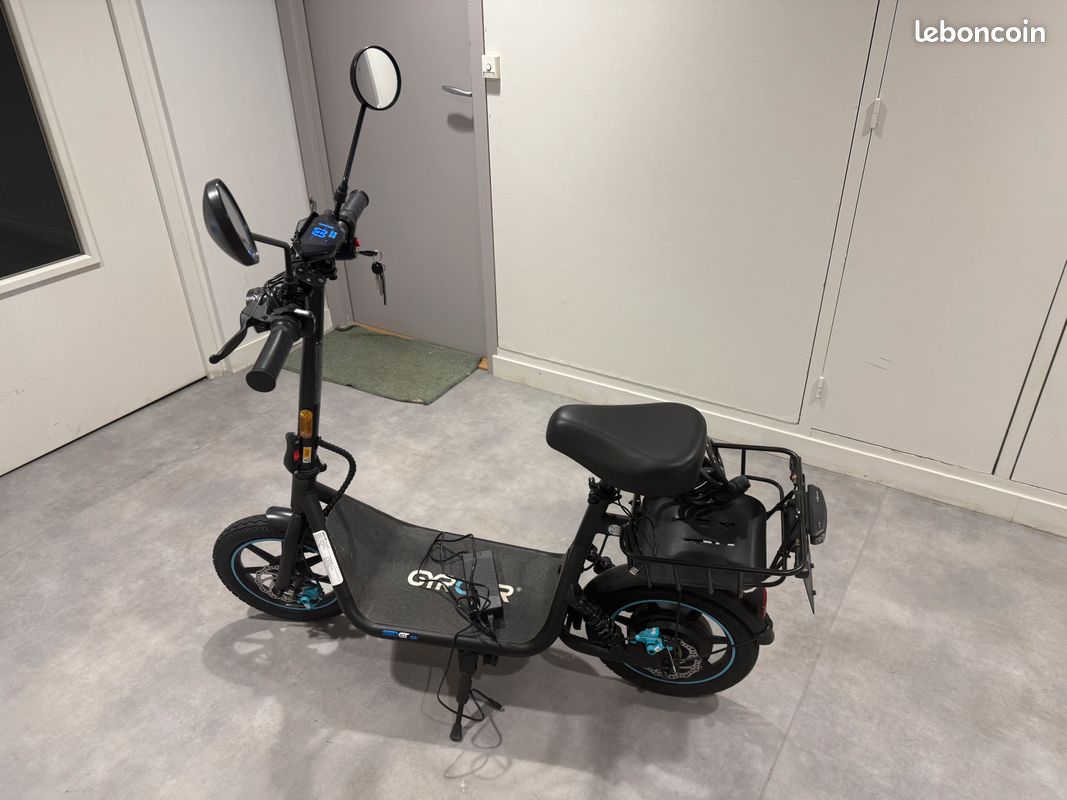 Trotinette électrique avec selle (image 1)