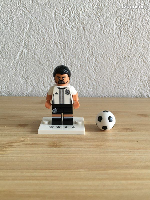 Lego Mannschaft #6 Sami Khedira (image 1)