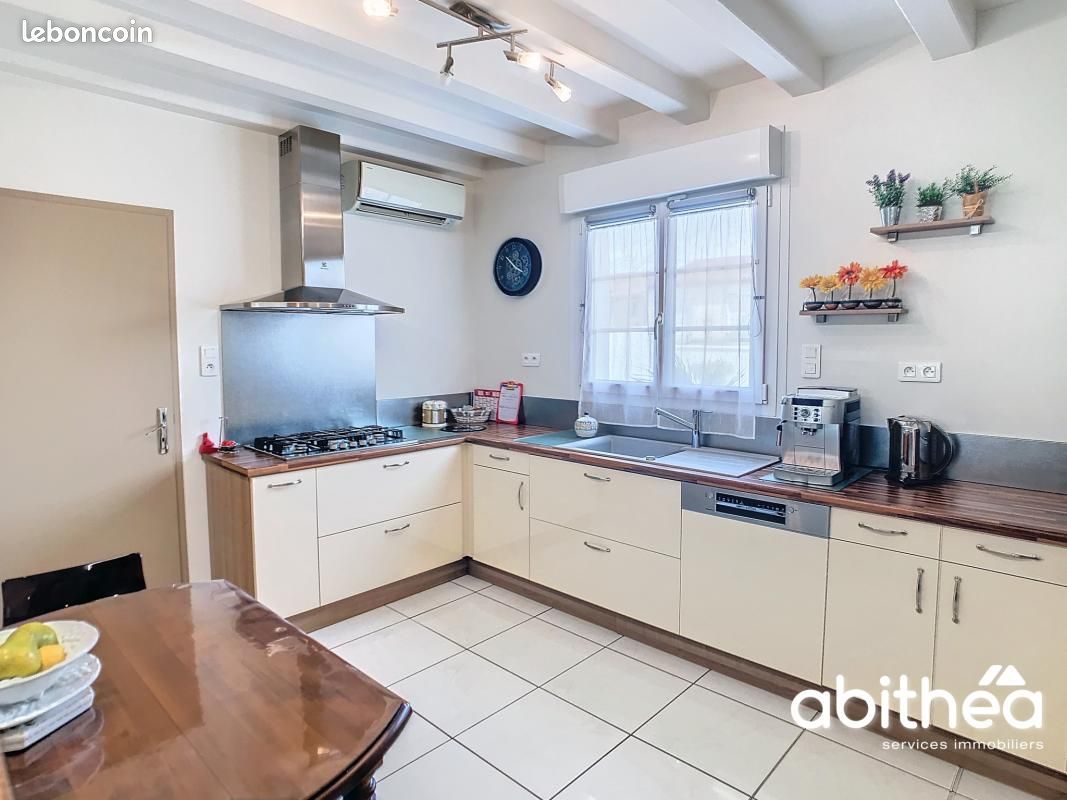 Maison 7 pièces 154 m² - Puymoyen 16400 (image 2)