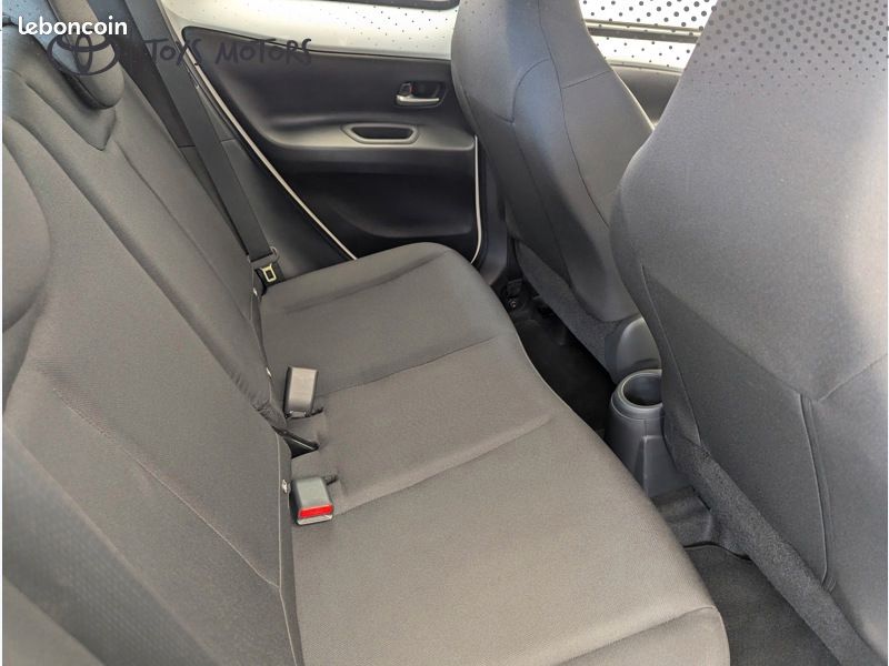 Toyota aygo x 1.0 VVT-i 72 Dynamic S-CVT (image 5)