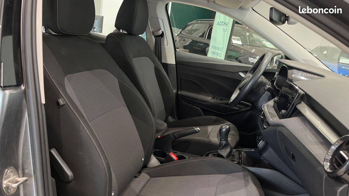 SKODA Fabia 1.0 MPI 80 ch BVM5 Selection (image 22)