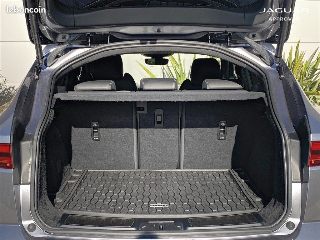 Jaguar E-PACE P300E CH PHEV AWD BVA R-Dynamic SE (image 15)