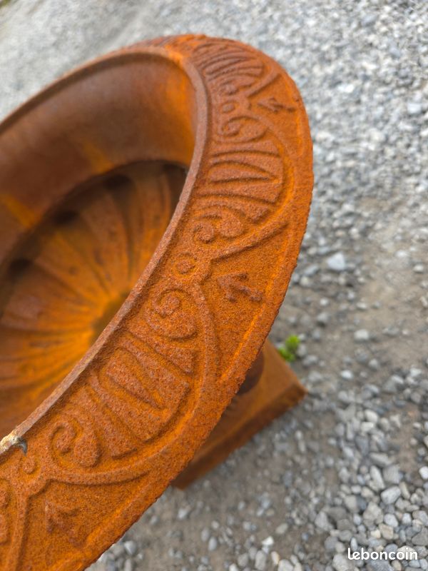 Vase médicis en fonte (image 3)