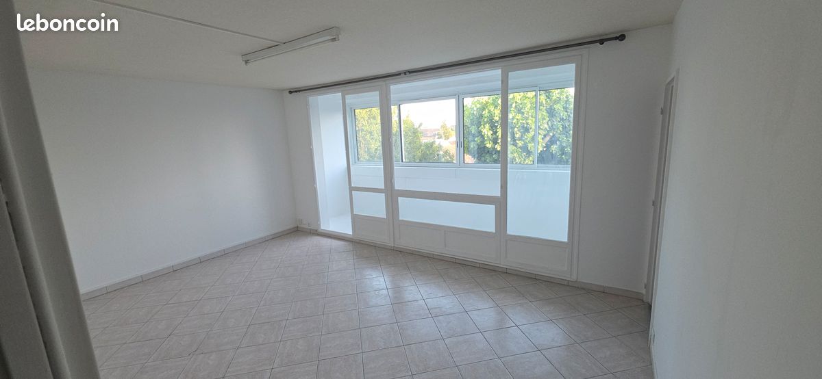 Appartement 4 pièces 82 m² · à Saint-Jean-de-la-Ruelle · 82 m² · 128 000 €