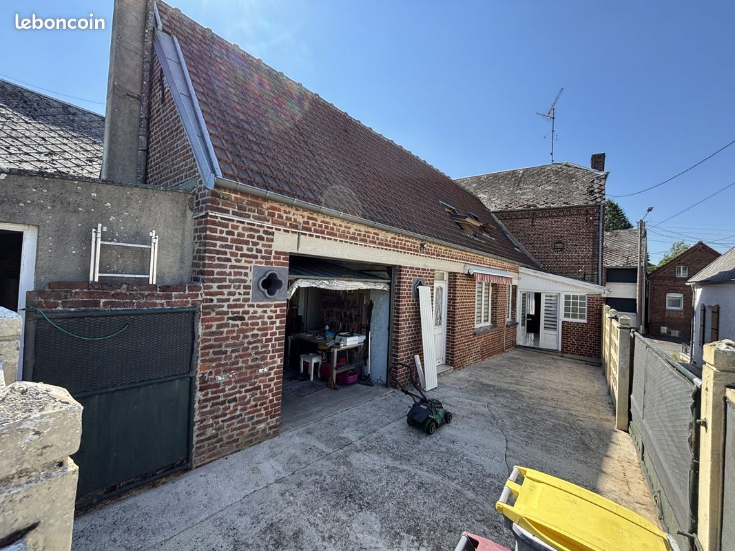 Maison 8 pièces 182 m² · à Solesmes · 182 m² · 131 000 €
