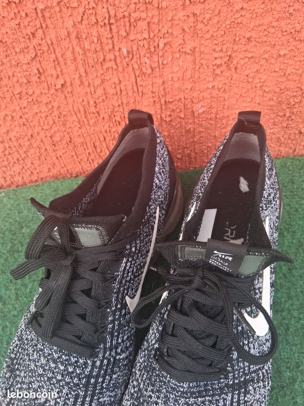 Basket nike air vapormax Flyknit 3 taille 43 noir blanc oreo (image 4)