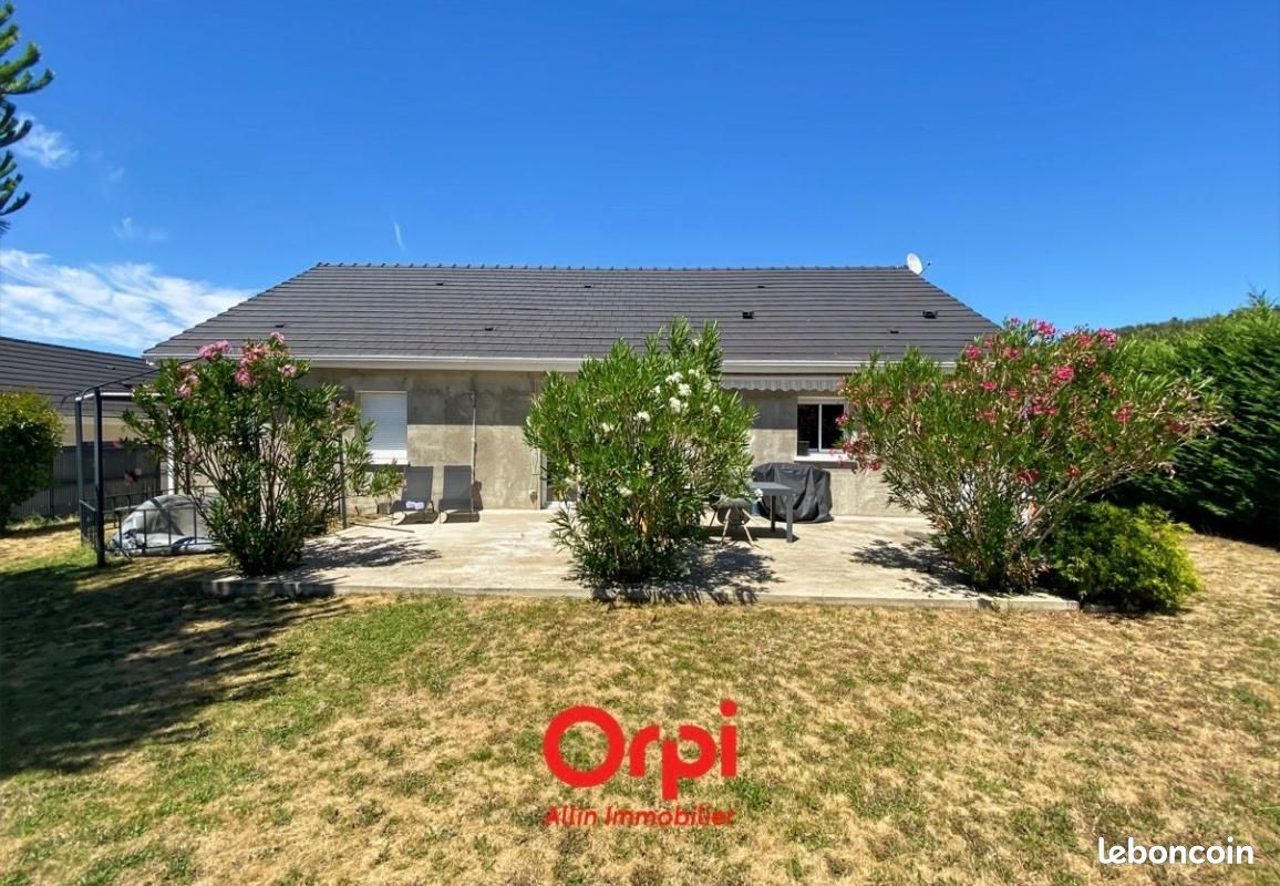 Maison 5 pièces 150 m² · à Saint-Victor · 150 m² · 245 000 €