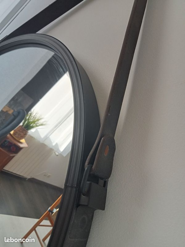 Miroir noir (image 2)