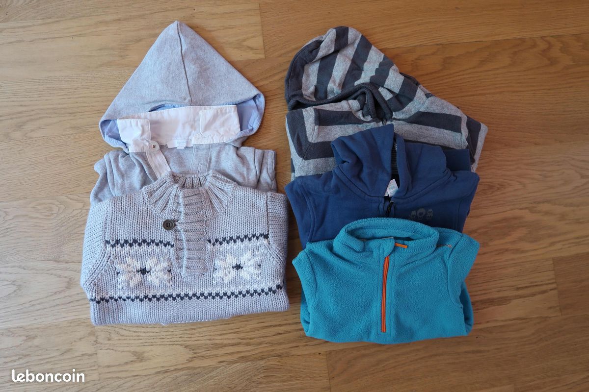 Lot pulls et salopettes garçon 12 mois (Jacadi, Boutchou) (image 1)