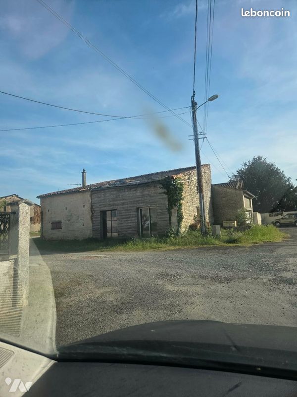 Terrain 1384 m² · à La Foye-Monjault · 1 384 m² · 16 800 €