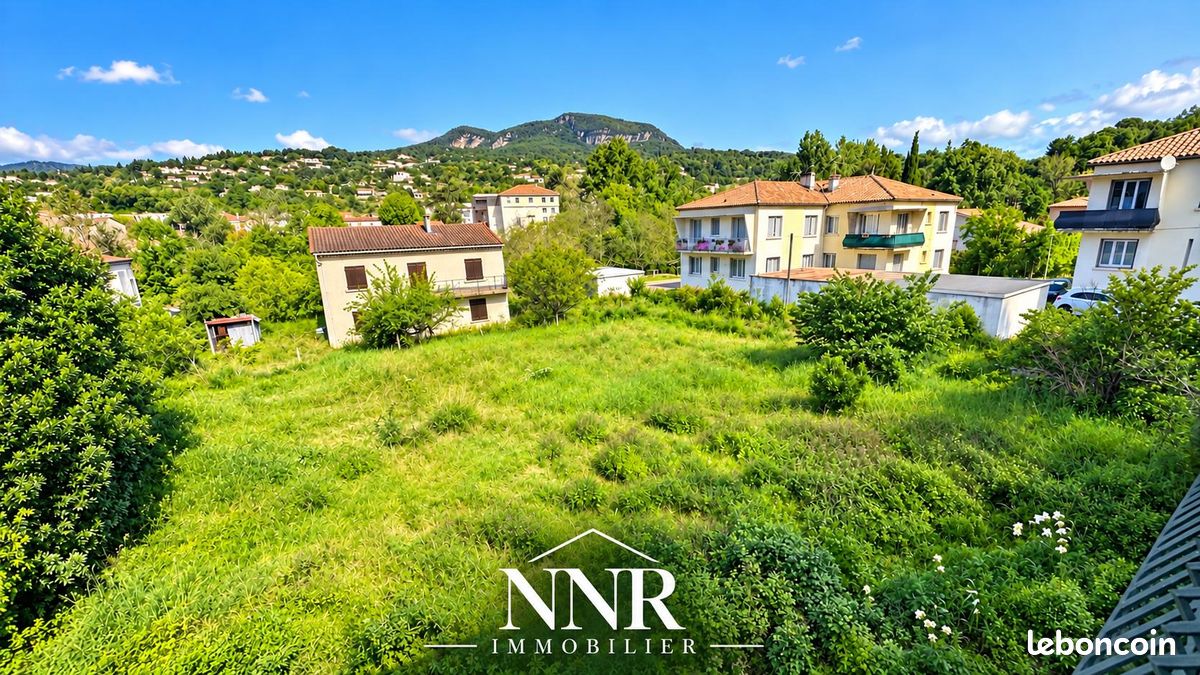 Terrain 864 m² · à Lodève · 99 900 €