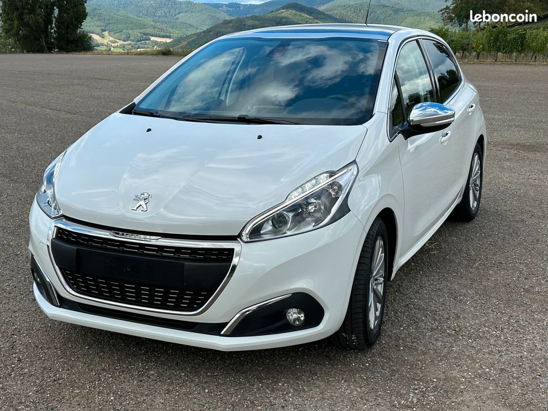 PEUGEOT 208 Allure 1.2 PureTech 82CV S&S BVM5 (image 1)