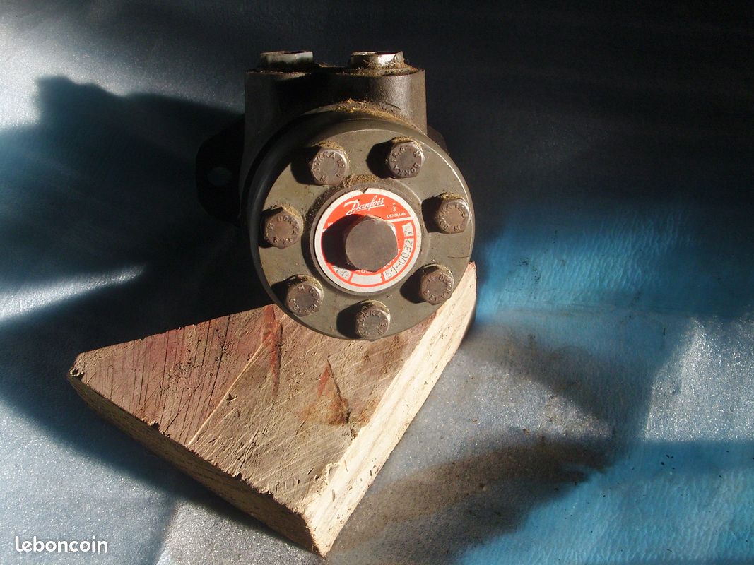 A vendre moteur hydraulique danfos (image 1)