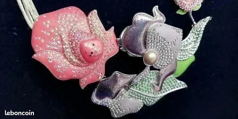 Splendide Collier Swarovski Thème Alice Au Pays Des Merveilles🌷Jardin Des Fleurs 💐 (image 9)