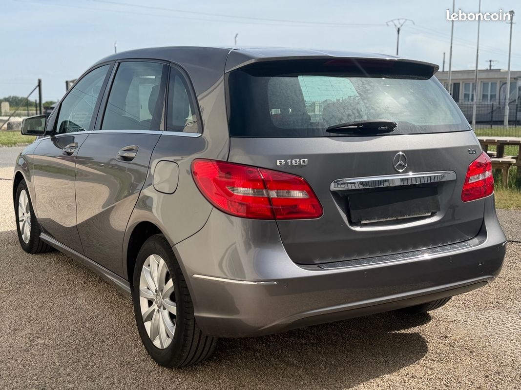 Mercedes Benz CLASSE B 180 CDI 110 CH BVA 7G-DCT / Reprise possible (image 5)