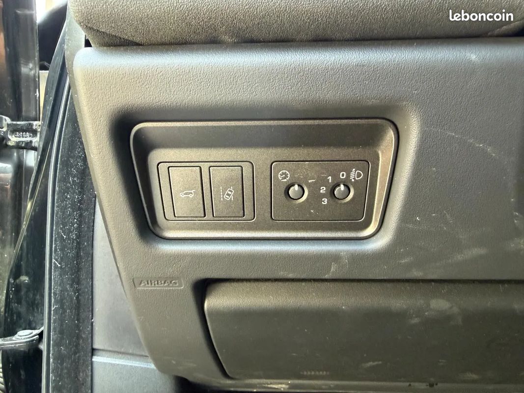 Range Rover Evoque 2.0 TD4 150ch - 2019 - 57 500 km - Caméra de recul - Faible kilométrage (image 26)