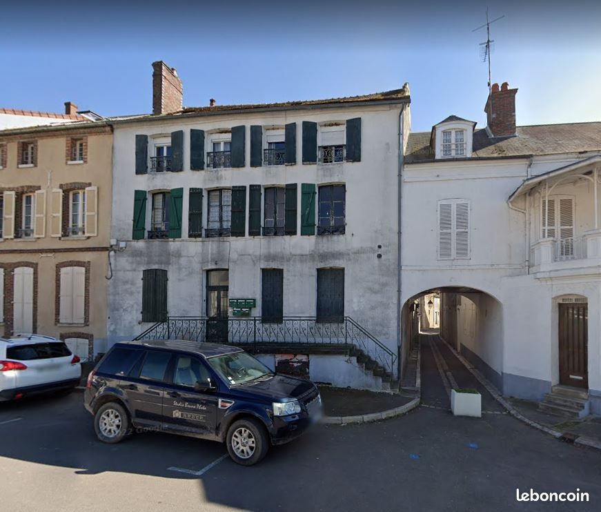Immeuble 7 pièces 180 m² · à Brienon-sur-Armançon · 180 m² · 115 000 €