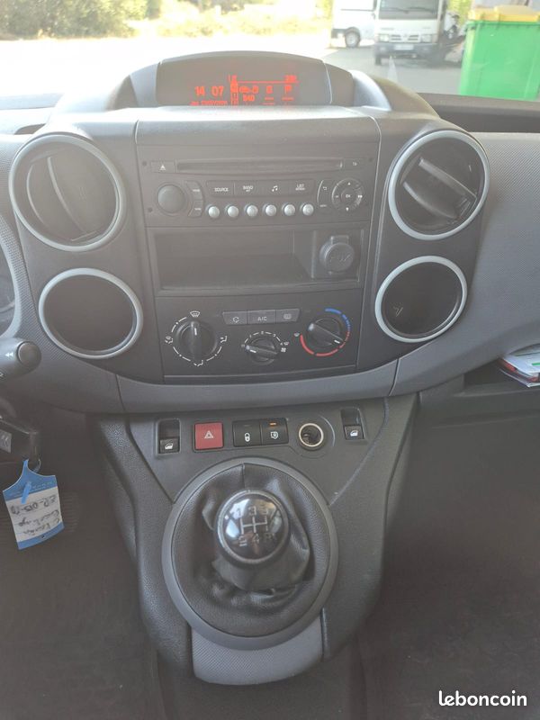 đ CITROĂN Berlingo M 1.6 BlueHDi 100 Club â 1Ăšre main â DISTRIBUTION NEUVE / AMĂNAGEMENT PRO / ENTRETIEN SUIVI (image 6)