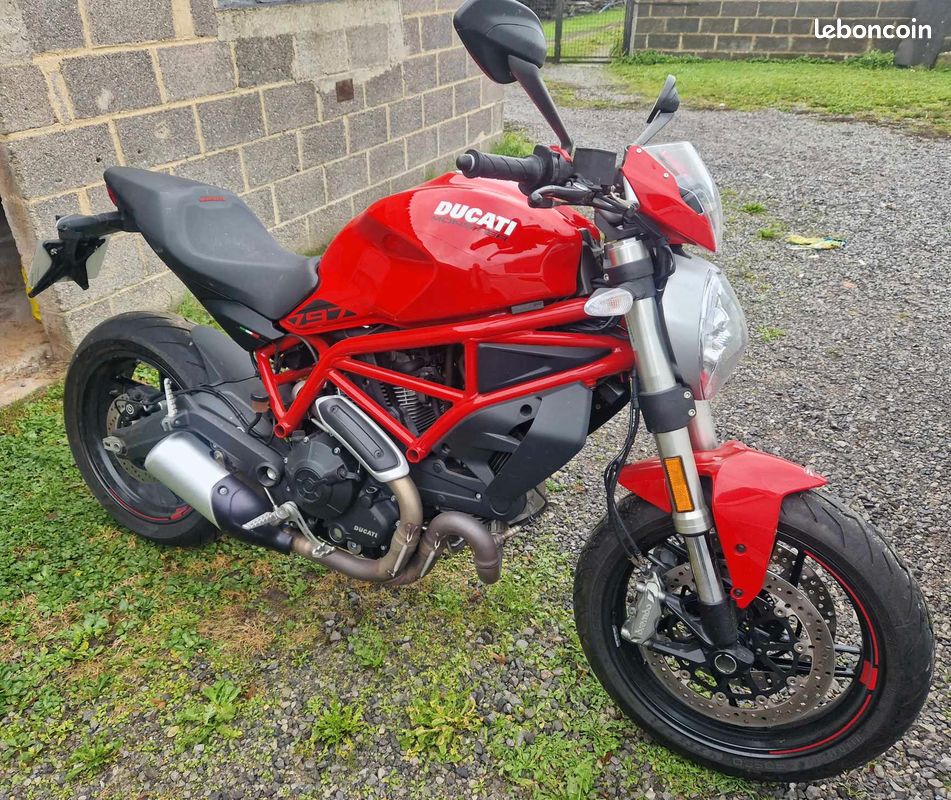 Ducati monster 797+ (image 1)