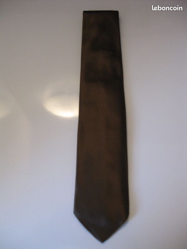 Cravate en Soie Faite Main - NEUVE - Made in USA (image 1)