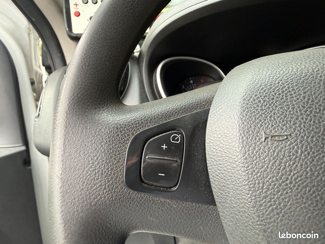 RENAULT TRAFIC VU L2H2 1200 2.0 DCI 145CH ENERGY CONFORT / NACELLE / ENTRETIENS RENAULt (image 19)