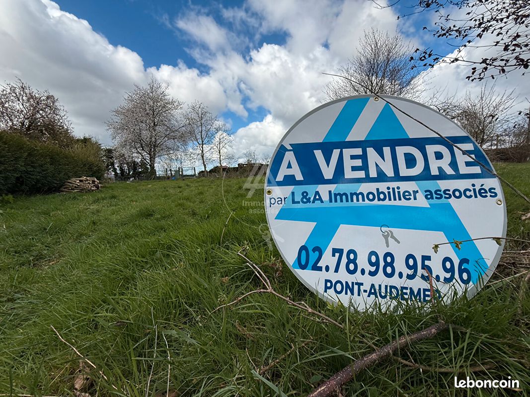 Terrain 1929 m² · à Pont-Audemer · 1 929 m² · 66 000 €