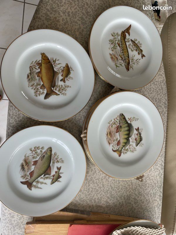 12 assiettes à poisson PORCELAINE DE LIMOGÉ (image 3)