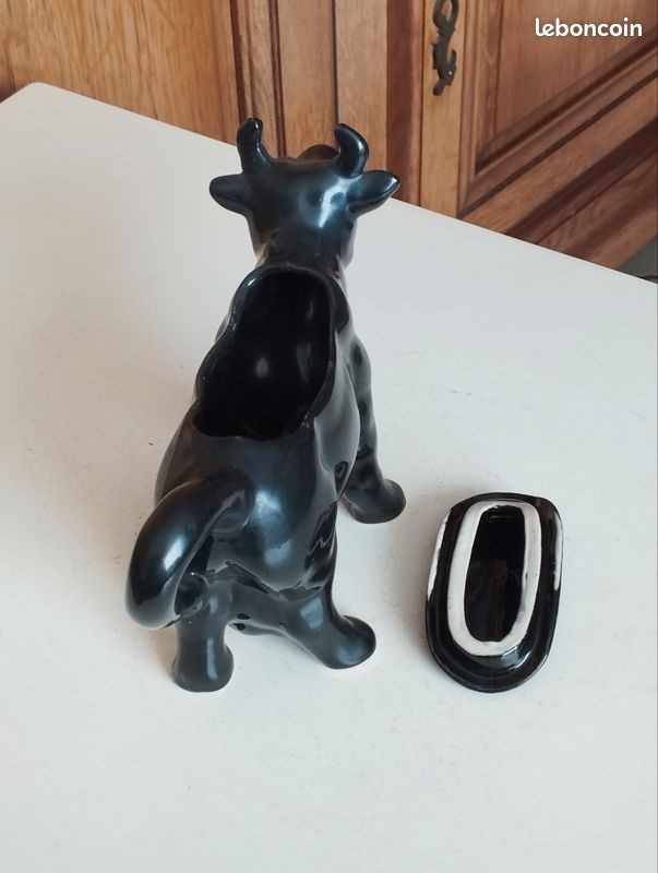 Vache noire en céramique de Staffordshire ? (image 6)