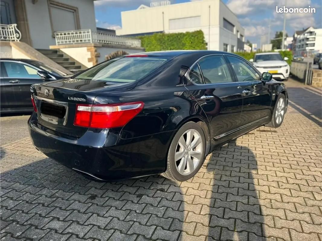 Lexus LS 600 LEXUS LS600 HYBRID 394 CH 4X4 BVA - CAMÉRA D'AIDE AU STATIONNEMENT HAYON ARRIÈRE ÉLE... (image 4)