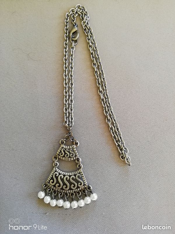 Bijoux fantaisie de qualité 8 l'un (image 1)