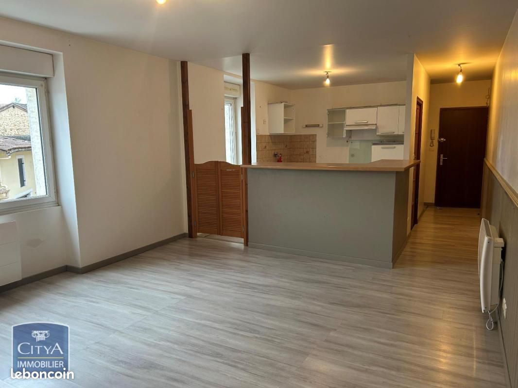Appartement 3 pièces 82 m² · à Vergt · 82 m² · 512 €/mois