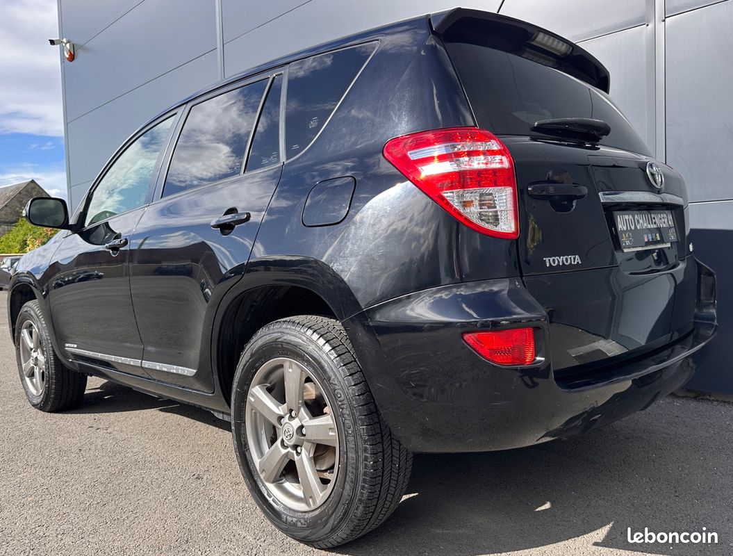 Toyota RAV4 2.2 D4D 150 Cv LIMITED EDITION ✅ SUIVI ENTRETIEN ✅ (image 3)