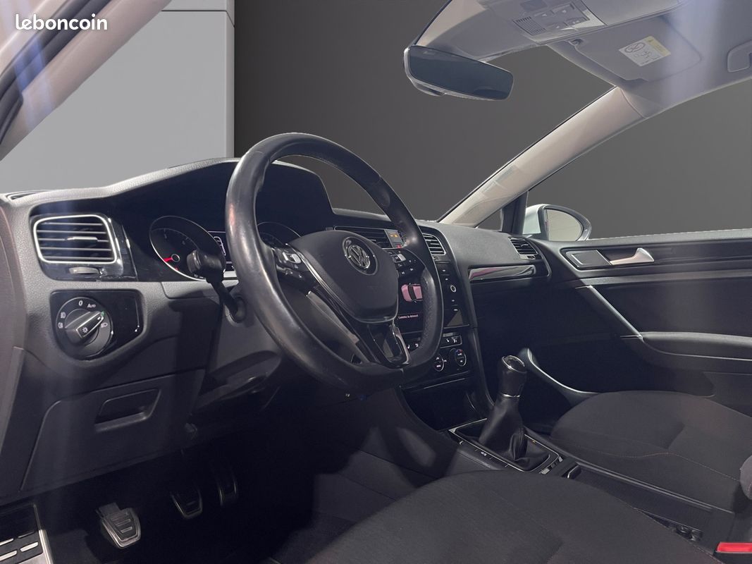 VOLKSWAGEN GOLF 1.6 TDI 115 Version Sound 115Ch Apple Carplay sièges chauffants Garantie 12 mois (image 9)