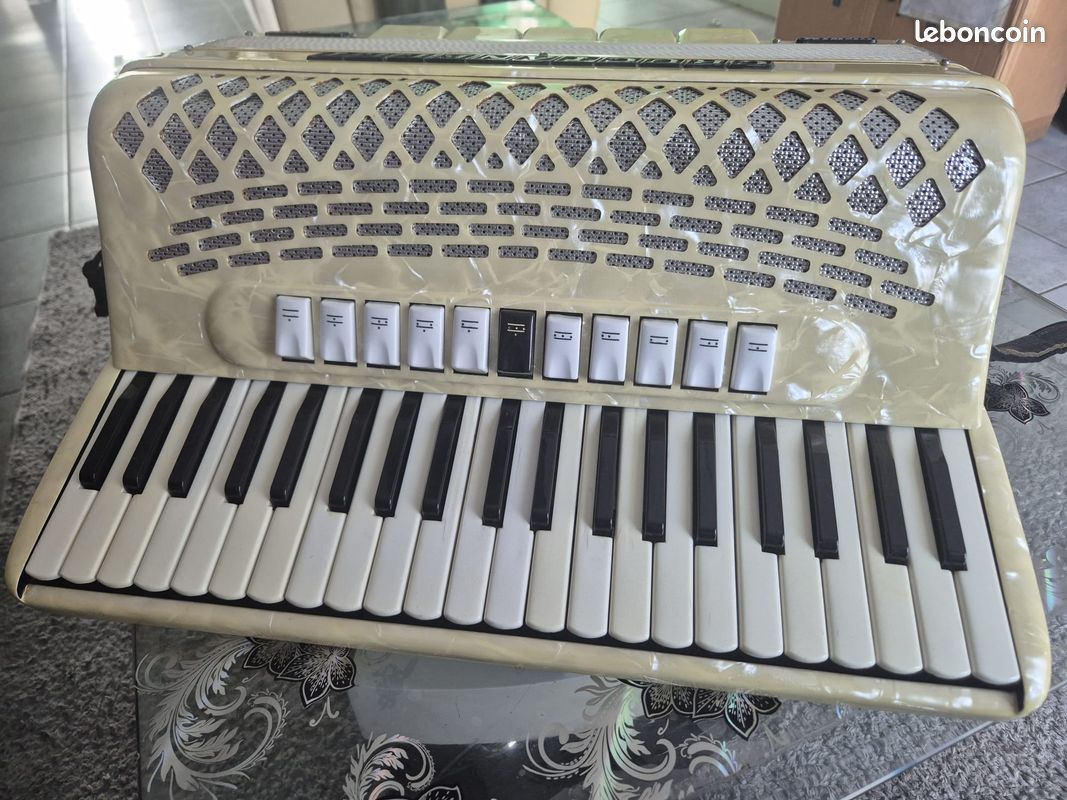 Accordéon CRUCIANELLI MUSETTI (image 2)