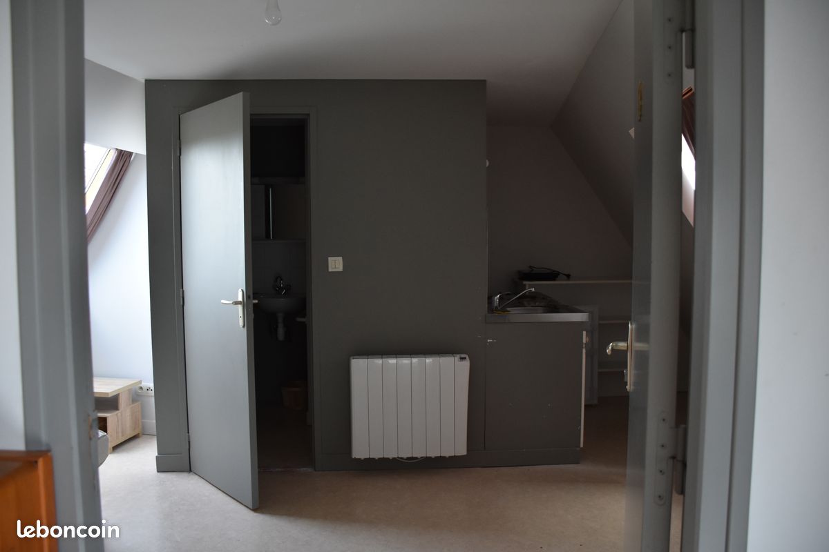 Appartement studio 24 m² 1 pièce centre Rignac 12390 (image 1)