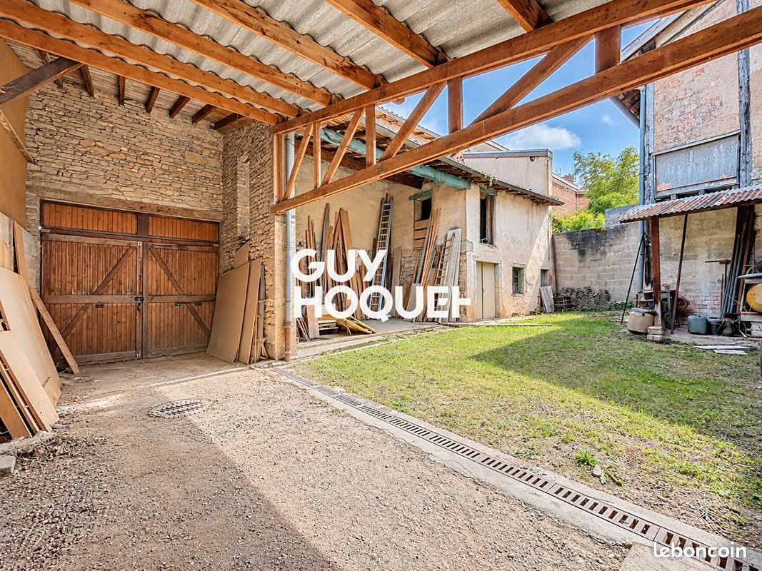 Maison 7 pièces 170 m² · à Romanèche-Thorins · 170 m² · 79 000 €