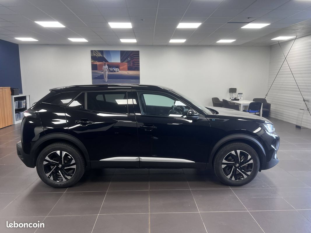 PEUGEOT 2008 Electrique 136 ch GT (image 4)