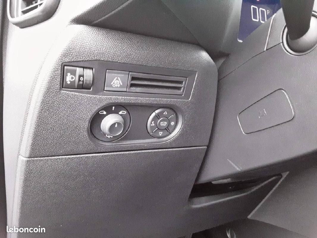 DS 3 Crossback DS3 PureTech 130 EAT8 - Connected Chic (image 15)