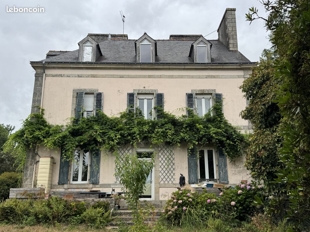 Maison 10 pièces 359 m² · à Pontivy · 359 m² · 627 000 €
