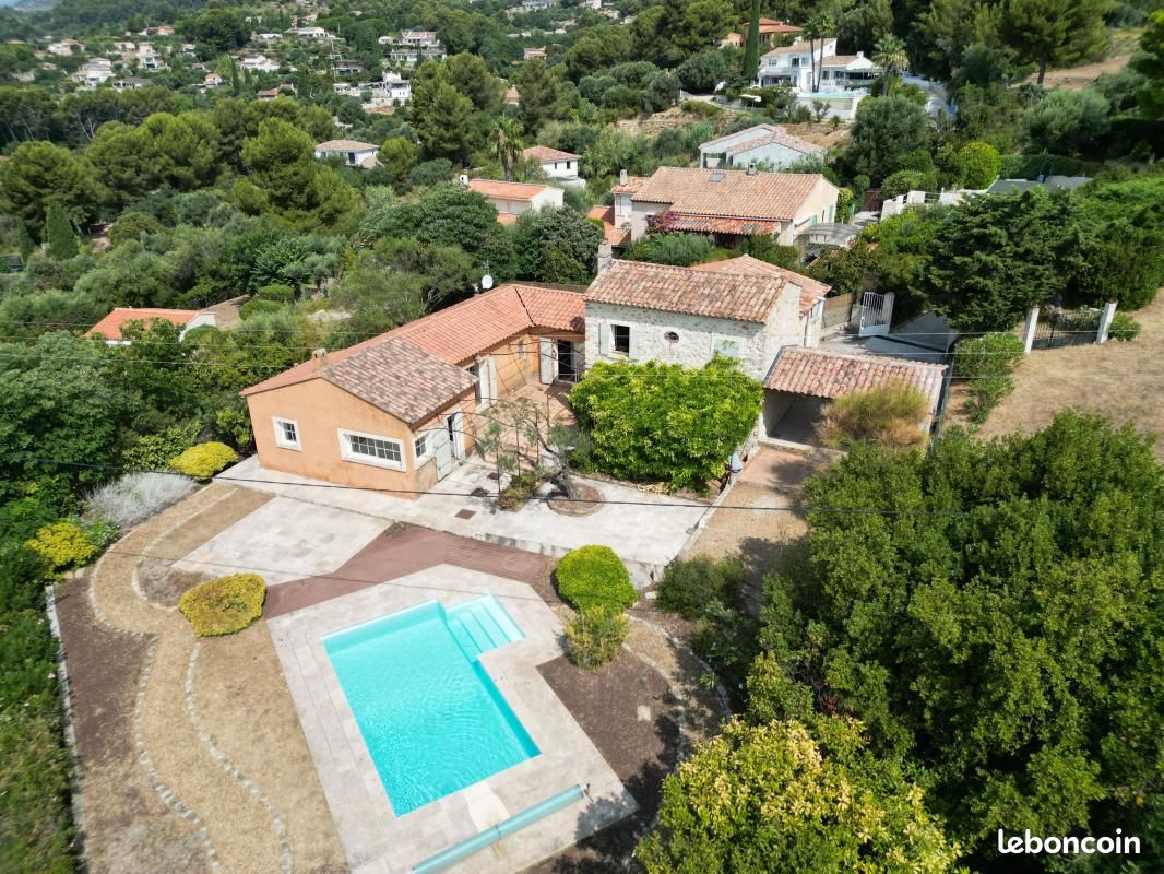 Maison 6 pièces 168 m² · à Ollioules · 168 m² · 980 000 €
