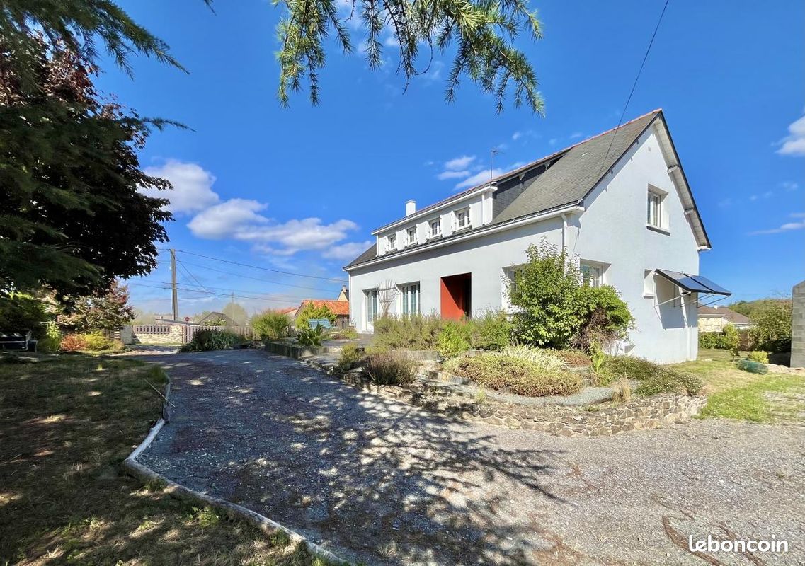 Maison 9 pièces 170 m² · à Mauges-sur-Loire · 170 m² · 326 800 €