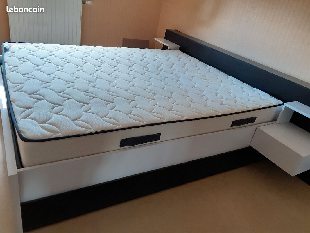 Lit QUEEN SIZE (image 1)