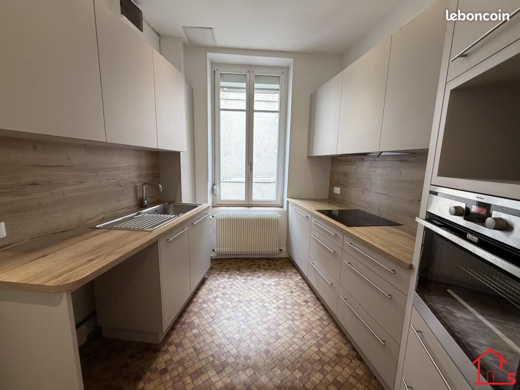 Appartement 4 pièces 98 m² · à Nancy · 98 m² · 890 €