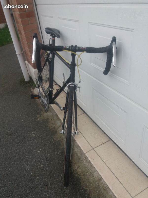 Vélo vintage, roue avec boyaux (image 5)