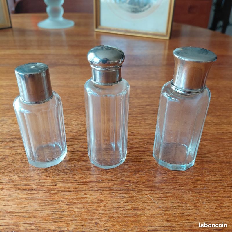 3 flacons de parfums de voyage anciens (image 2)